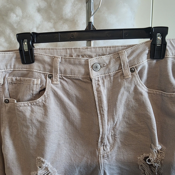 Distressed Beige Jeans - Picture 3 of 10